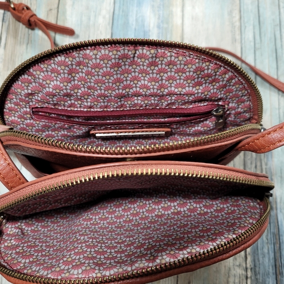 Antik Kraft Crossbody Purse. - Picture 5 of 8